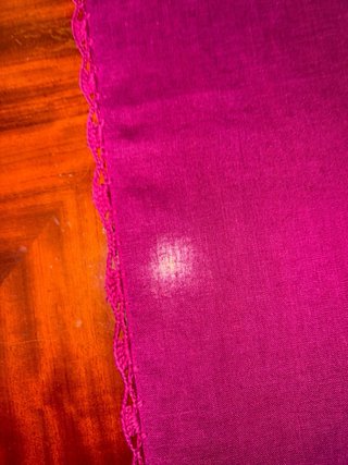 Chal color entre berenjena y granate  medio