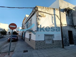 Casa adosada en venta en Lora del Río