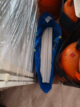 Mesa Vangsta Ikea blanca.