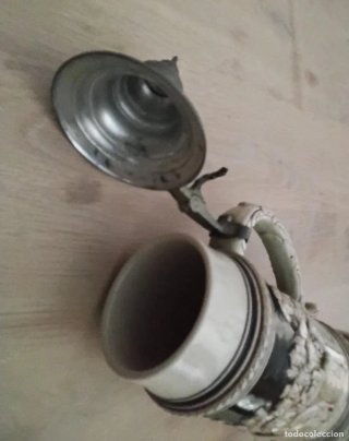 Jarra cerveza alemana con tapa metálica