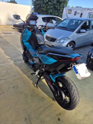 Honda X-ADV 750 azul automática