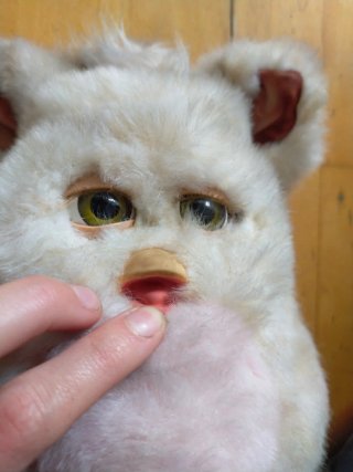 Furby Blanco 2000s