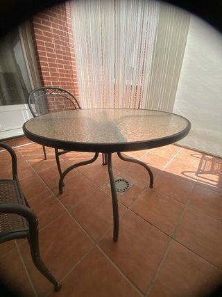 Mesa redonda de hierro/cristal, 4 sillas de hierro