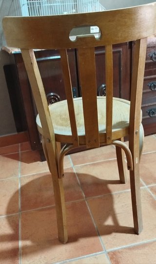Silla antigua de madera vintage.