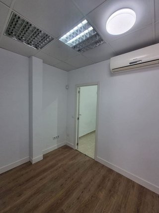Local comercial en alquiler en Los Remedios en Sevilla