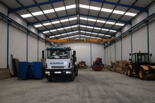 Nave industrial en venta en Utrera