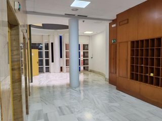 Oficina en venta en Parque Alcosa - Jardines del Edén en Sevilla