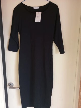 Vestido negro manga 3/4