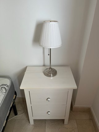 Cama 135cm con somier y mesillas