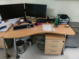7 Puestos de Trabajo con Sillas y Cajoneras