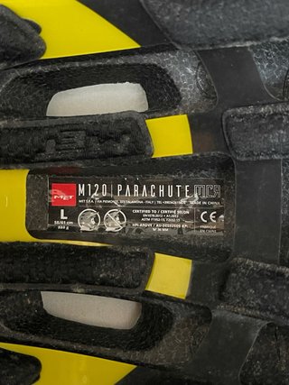 Casco Met Parachute MCR Talla L