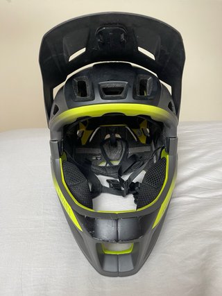 Casco Met Parachute MCR Talla L