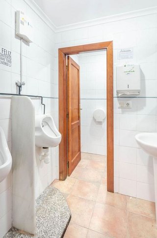 Local comercial en venta en La Pola Siero en Siero