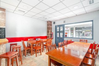Local comercial en venta en La Pola Siero en Siero