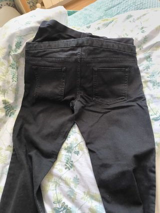 Pantalones vaqueros premamá Zara negros
