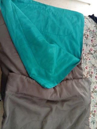 Saco de dormir azul y gris