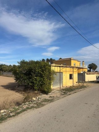 Terreno en venta en Catral