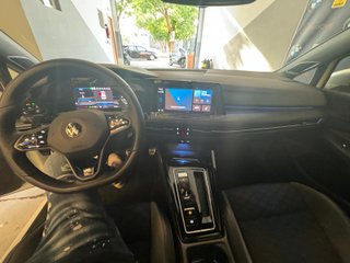 Volkswagen Golf R320