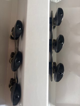 Afinadores de guitarra clásica estilo Baker