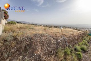 Terreno en venta en Zubia (La)