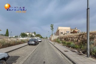 Terreno en venta en Zubia (La)