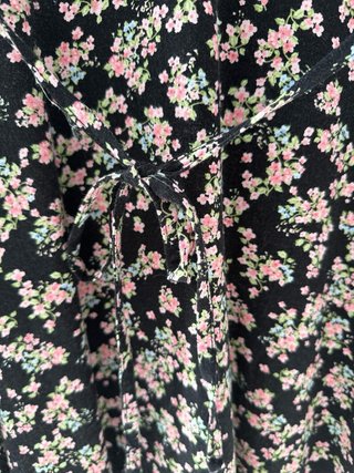 Vestido midi negro flores T44