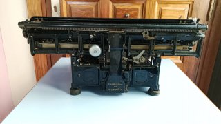 Màquina de Escribir Hispano Olivetti M4 HO-SA.