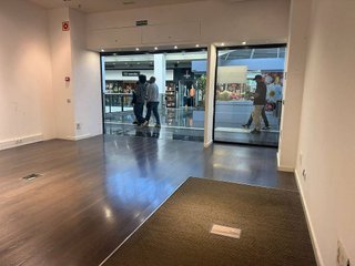 Local comercial en alquiler en Centre - Eixample – Can Llobet – Can Serra en Barbera del Vallès