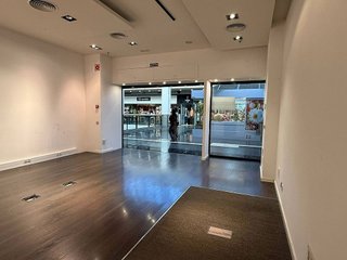 Local comercial en alquiler en Centre - Eixample – Can Llobet – Can Serra en Barbera del Vallès