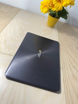 Portatile Asus ZenBook UX305 per parti