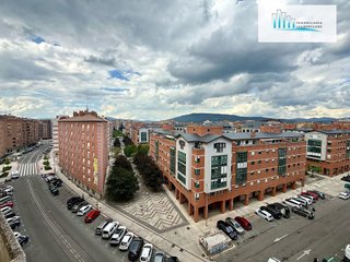 Piso en alquiler en Ermitagaña - Mendebaldea en Pamplona