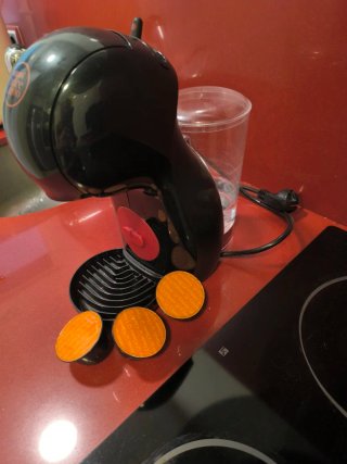 Cafetera Nescafé Dolce Gusto Negra