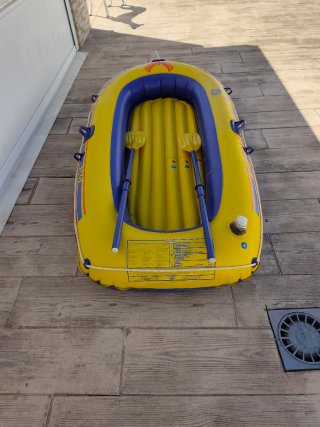 Barca hinchable Seahawk 340 con remos de Intex