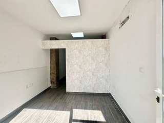 Local comercial en alquiler en Carlos Haya en Málaga