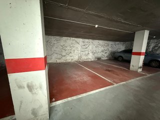 Garaje en venta en Eixample Nord – La Devesa en Girona