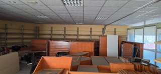 Estanterías metálicas y de madera