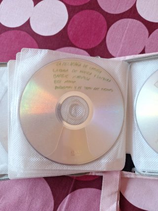 Estuche con más de 40 pelis en DVD stuche infant