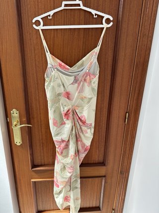 Vestido floral fruncido beige