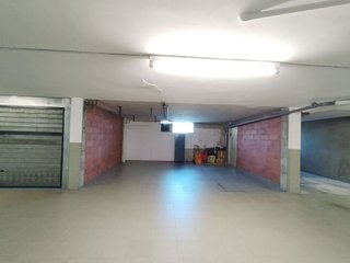 Garaje en venta en L'Eixample en Figueres