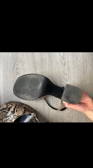 Sandalias Zara efecto piel serpiente