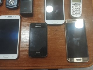 Lote 25 móviles LG, Motorola, Nokia, Samsung