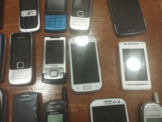 Lote 25 móviles LG, Motorola, Nokia, Samsung