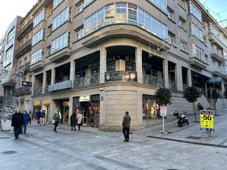 Local comercial en alquiler en Areal – Zona Centro en Vigo