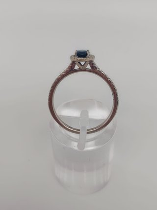 J-0845 Anillo Oro Blanco 18K con Espinela Negra