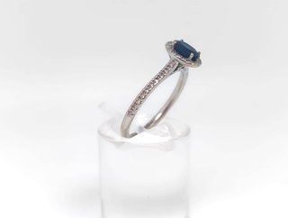J-0845 Anillo Oro Blanco 18K con Zafiro