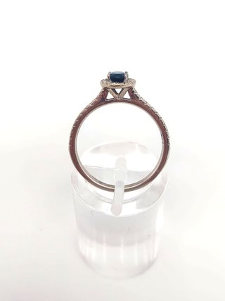J-0845 Anillo Oro Blanco 18K con Zafiro