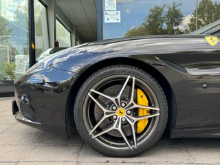 FERRARI California 2+2 plazas