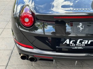 FERRARI California 2+2 plazas