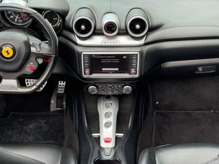 FERRARI California 2+2 plazas