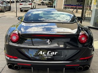 FERRARI California 2+2 plazas